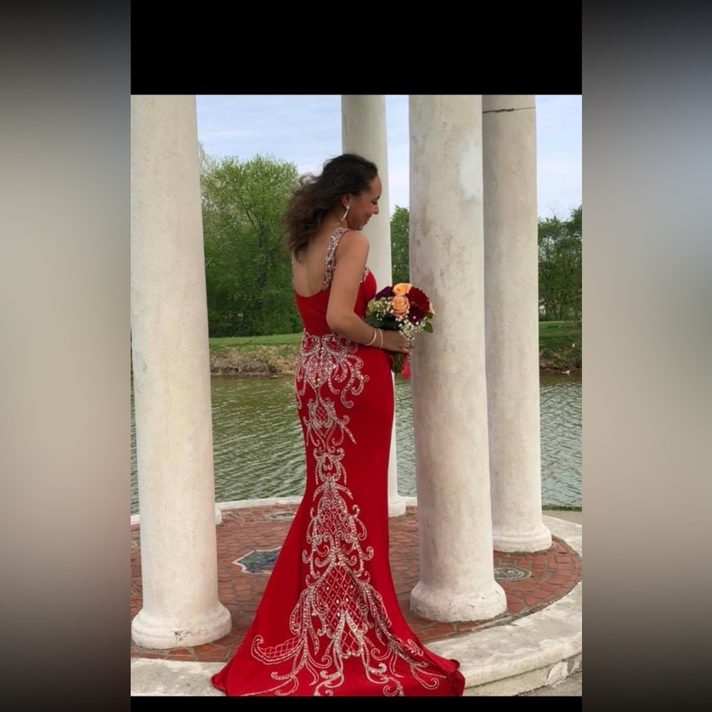 Red prom dress worn 1 time beautiful gown